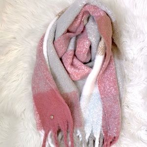 🆕 Express Scarf B2GO FREE !